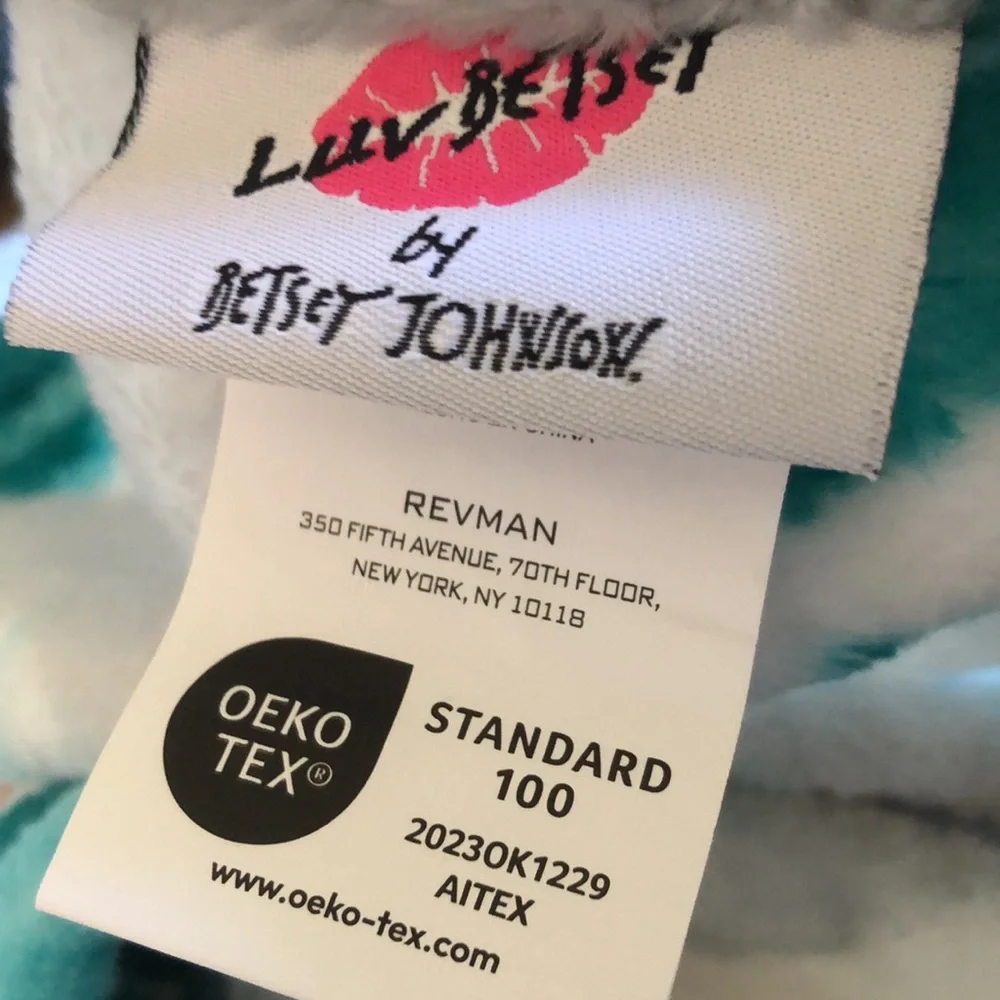 Luv Betsey by Betsey Johnson Snowman Throw Blanket